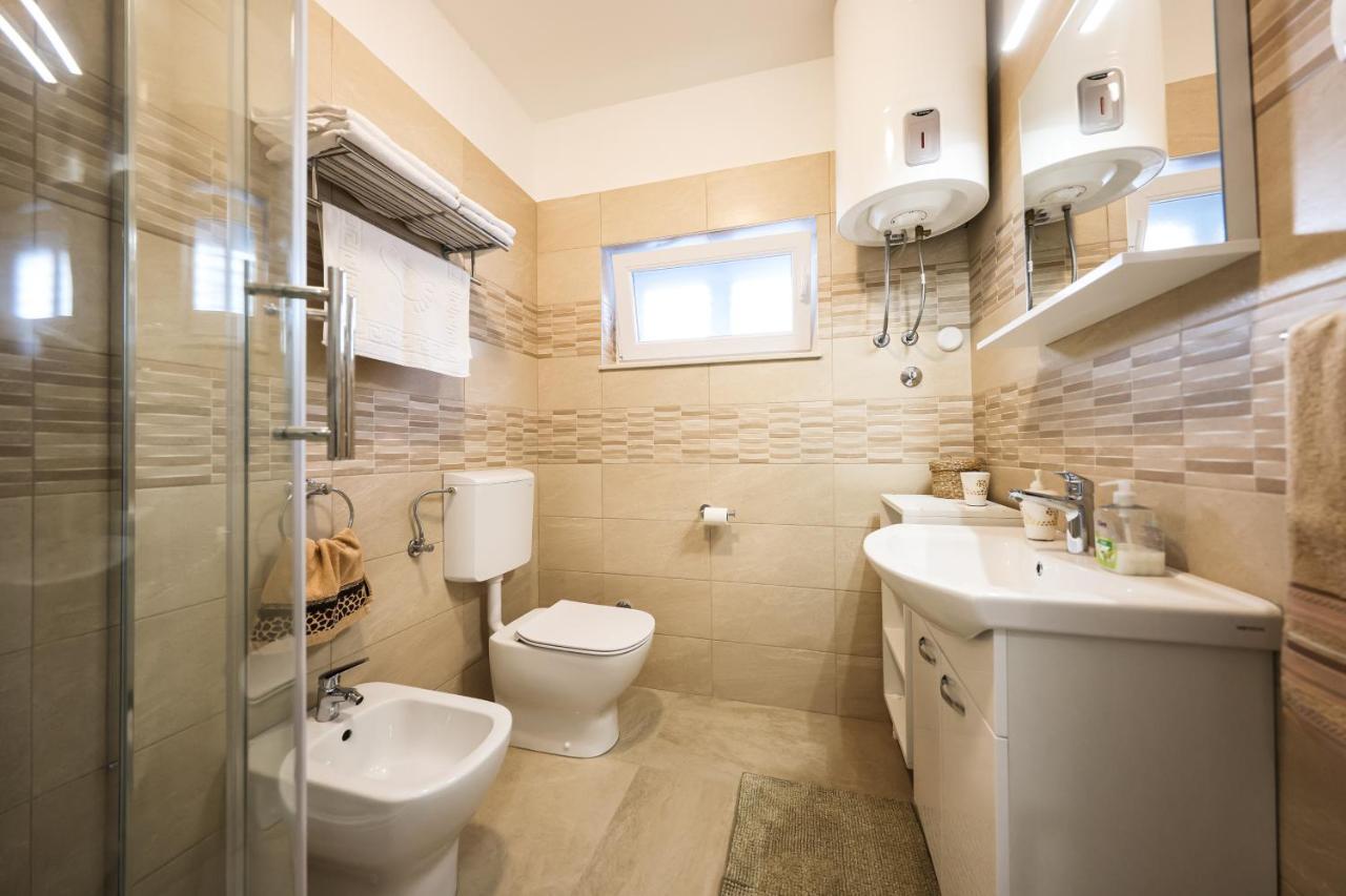 Apartment Puntamika Villa De Rosa - Ground Floor Zadar Ngoại thất bức ảnh