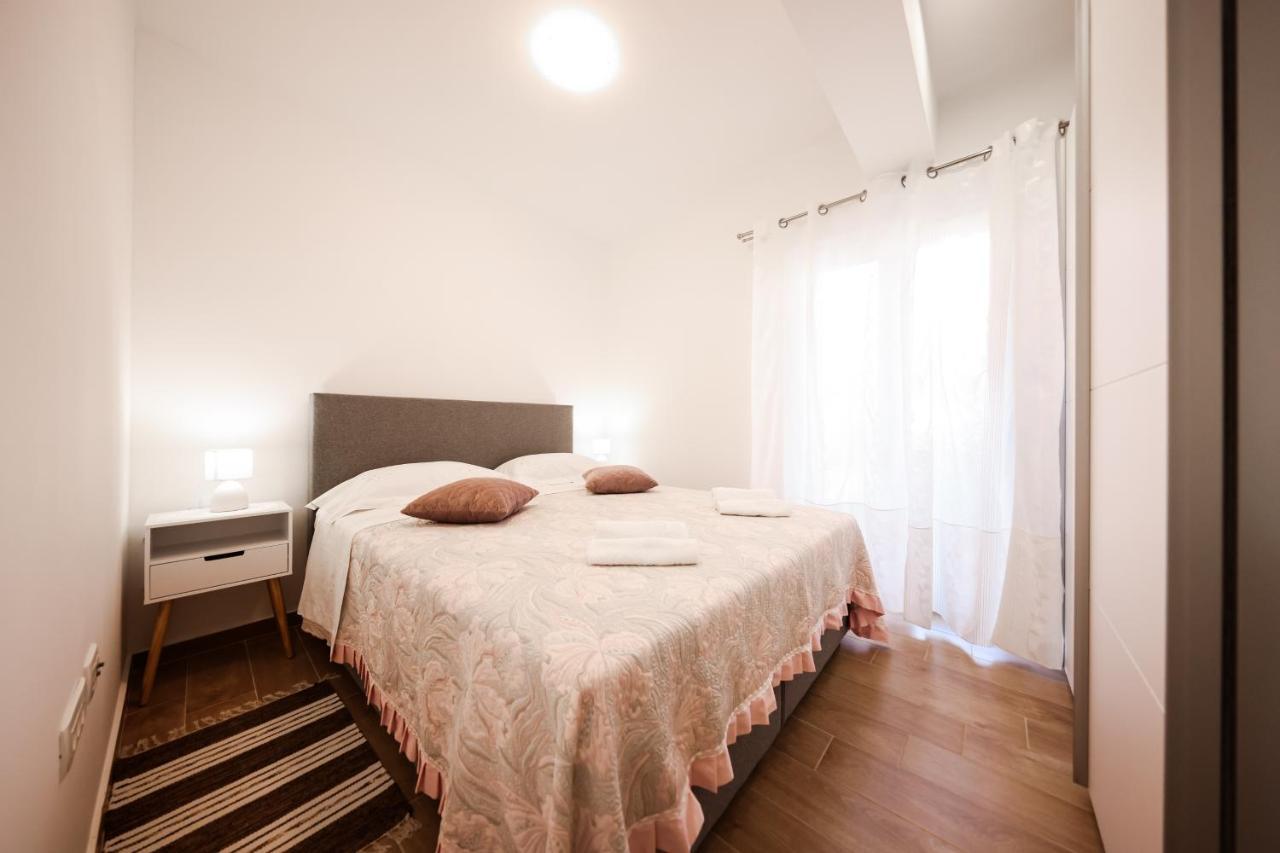 Apartment Puntamika Villa De Rosa - Ground Floor Zadar Ngoại thất bức ảnh