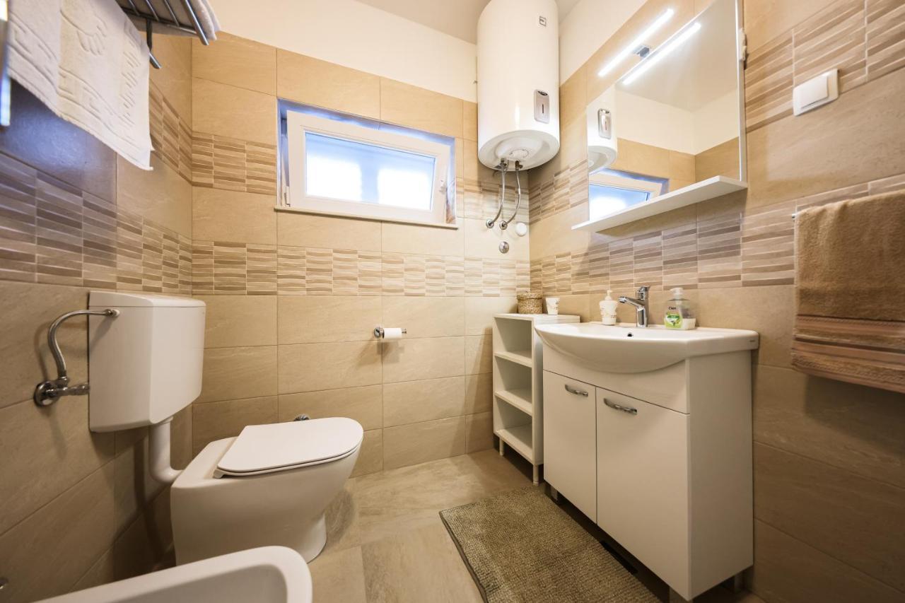 Apartment Puntamika Villa De Rosa - Ground Floor Zadar Ngoại thất bức ảnh