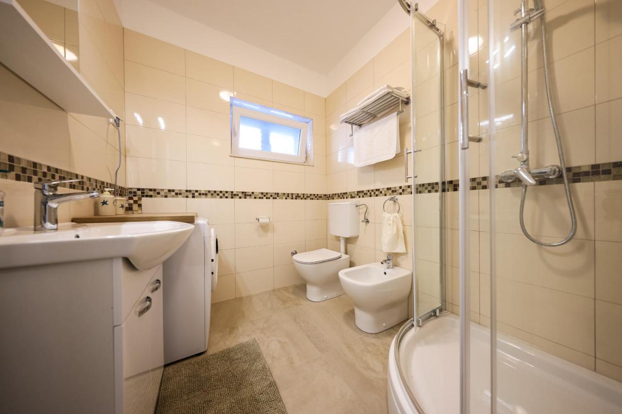 Apartment Puntamika Villa De Rosa - Ground Floor Zadar Ngoại thất bức ảnh