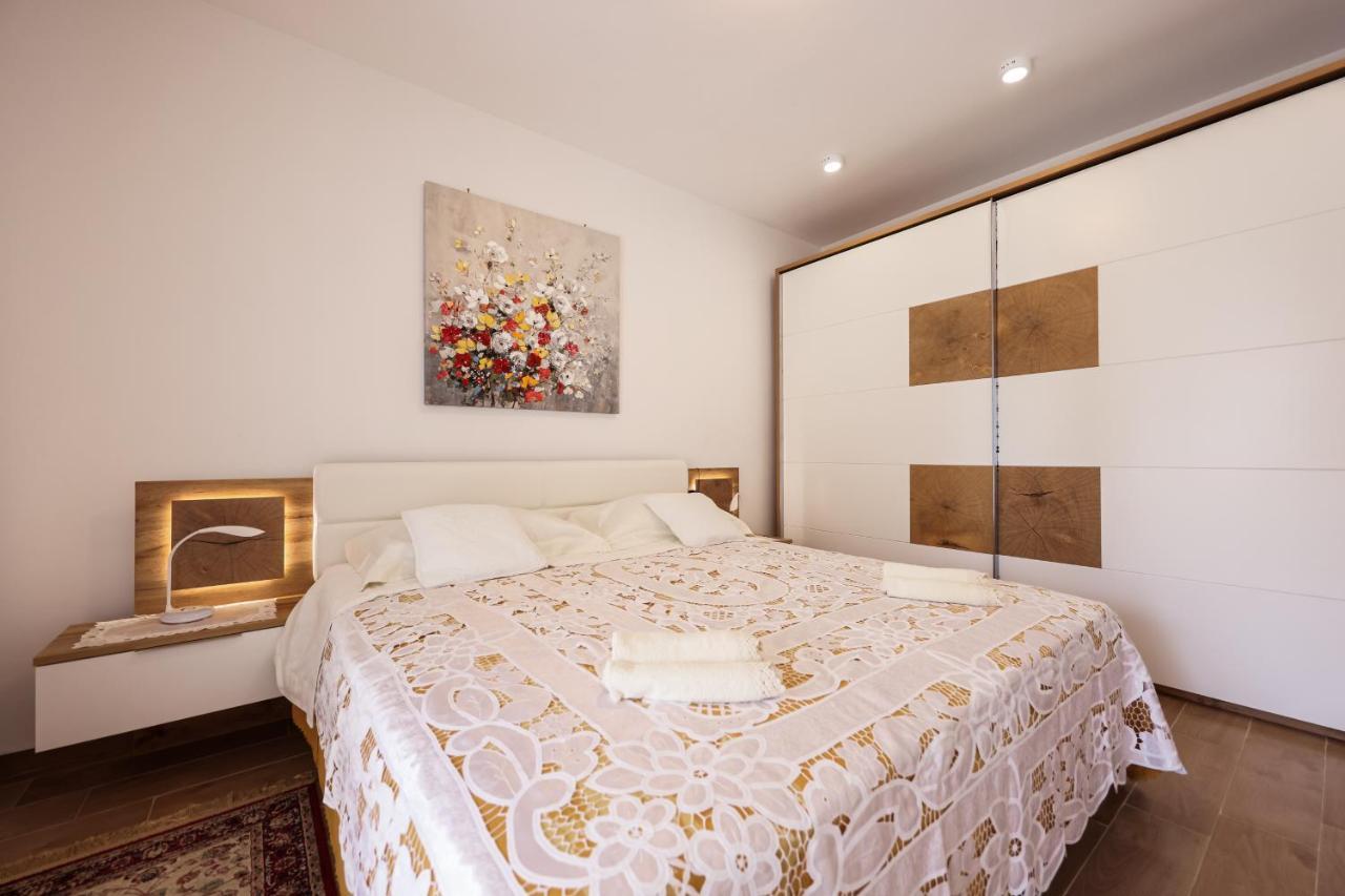 Apartment Puntamika Villa De Rosa - Ground Floor Zadar Ngoại thất bức ảnh